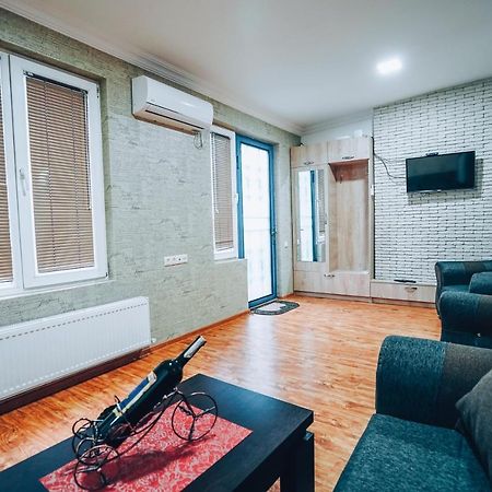 شقة Second House Rustaveli تبليسي المظهر الخارجي الصورة