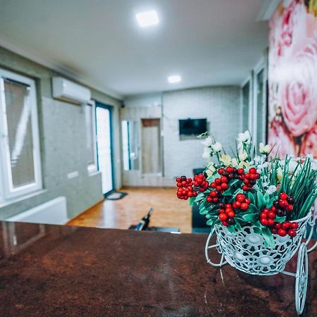 شقة Second House Rustaveli تبليسي المظهر الخارجي الصورة