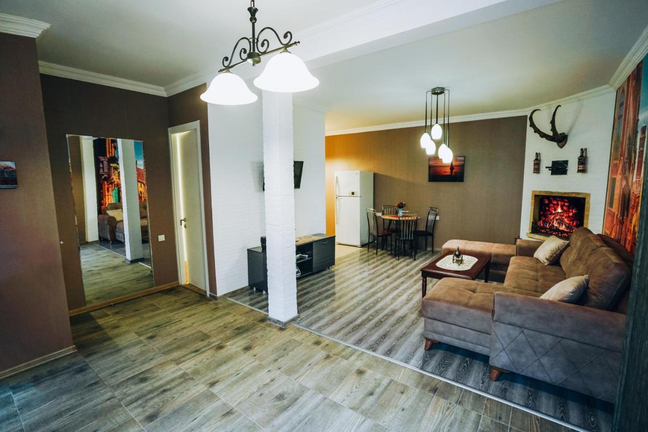 شقة Second House Rustaveli تبليسي المظهر الخارجي الصورة